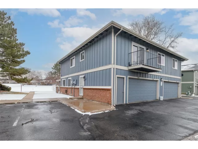 MLS: 9385844 Condo For Sale