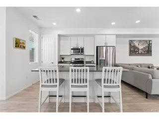 Photo #5: 9386982 Listing 