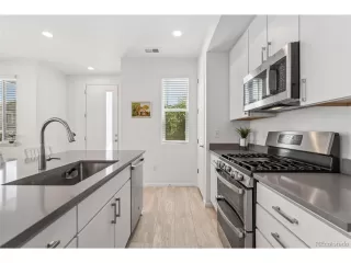 Photo #6: 9386982 Listing 