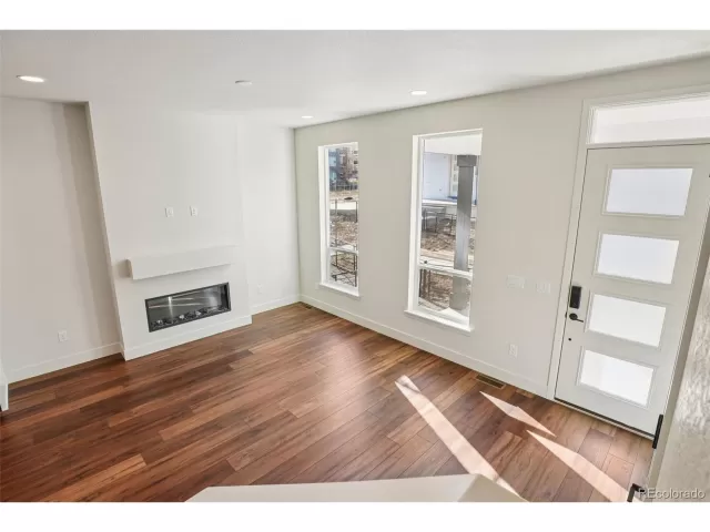 MLS: 9388251 Condo For Sale