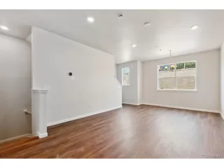 Photo #5: 9388455 Listing