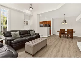 Photo #5: 9389860 Listing