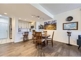 Photo #5: 9391651 Listing