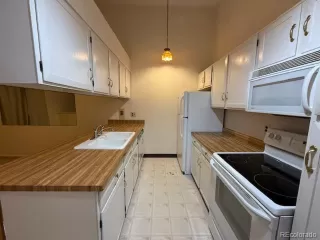 Photo #5: 9393647 Listing