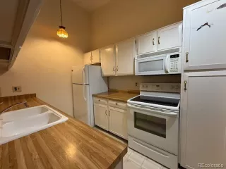 Photo #6: 9393647 Listing