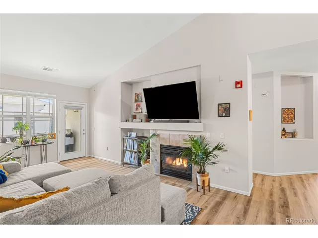 MLS: 9394742 Condo For Sale