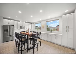 Photo #5: 9395266 Listing