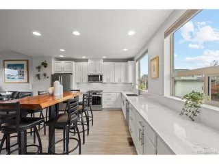 Photo #6: 9395266 Listing