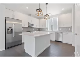 Photo #6: 9396148 Listing