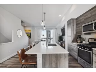 Photo #2: 9396439 Listing