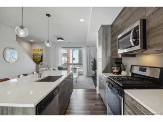 Photo #3: 9396439 Listing