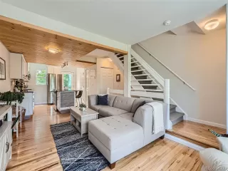 Photo #4: 9396902 Listing