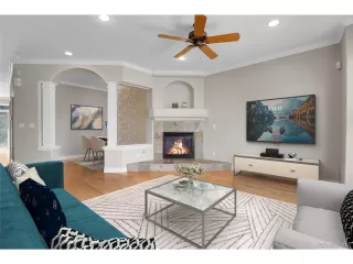 Photo #4: 9401537 Listing