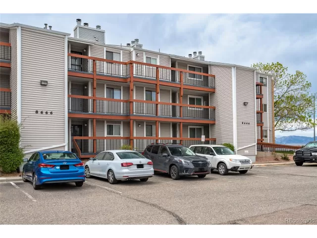 MLS: 9403142 Condo For Sale
