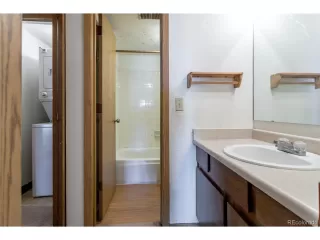 Photo #5: 9403142 Listing