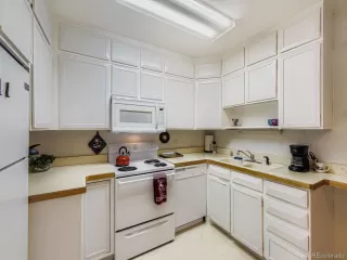 Photo #5: 9403755 Listing 