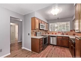 Photo #6: 9404982 Listing