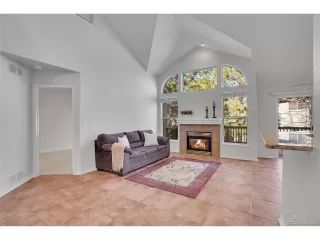 Photo #4: 9409861 Listing