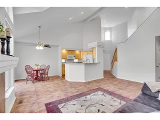 Photo #5: 9409861 Listing