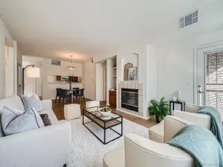 Photo #5: 9410855 Listing