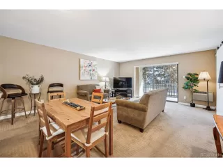 Photo #5: 9411807 Listing