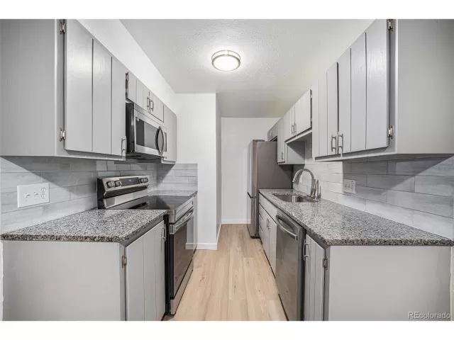 MLS: 9413832 Condo For Sale