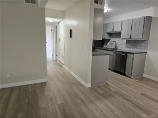 Photo #6: 9413832 Listing