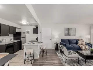 Photo #5: 9415915 Listing 