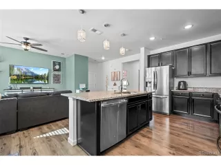 Photo #5: 9417821 Listing