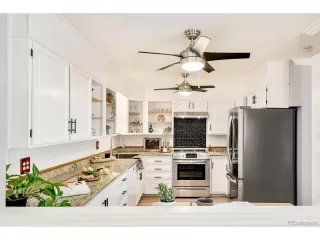 Photo #5: 9419373 Listing