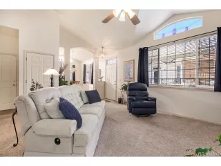 Photo #5: 9419671 Listing 