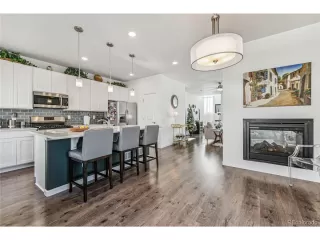 Photo #6: 9420339 Listing