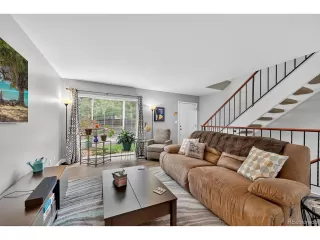 Photo #5: 9422121 Listing 