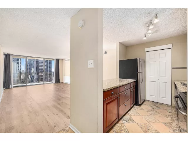 MLS: 9424961 Condo For Sale