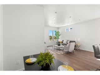 Photo #5: 9424990 Listing