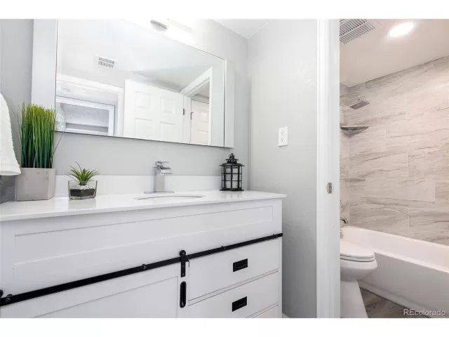 MLS: 9427008 Condo For Sale