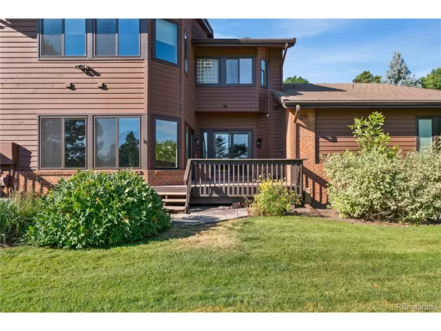 MLS: 9428452 Condo For Sale