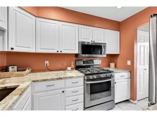 Photo #4: 9429332 Listing