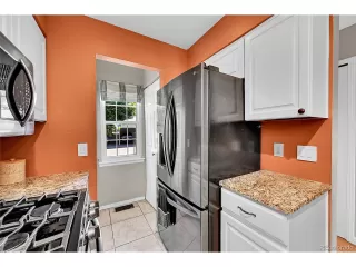 Photo #5: 9429332 Listing