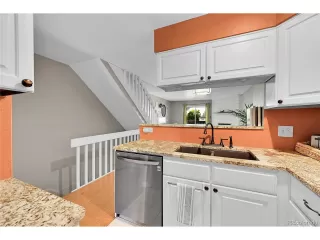 Photo #6: 9429332 Listing