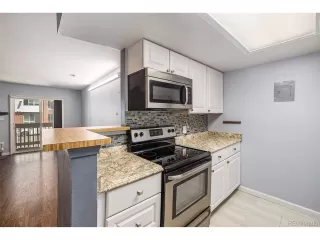 Photo #6: 9432632 Listing