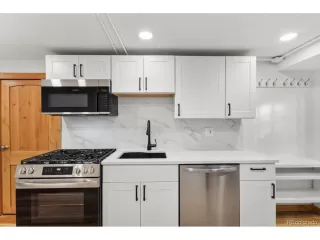 Photo #6: 9435614 Listing