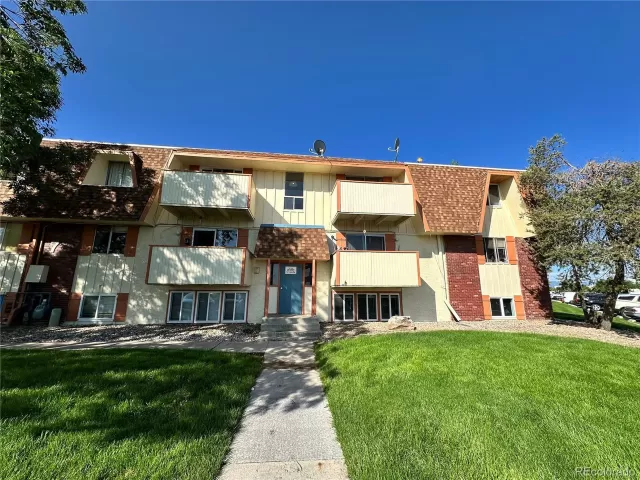 MLS: 9438278 Condo For Sale
