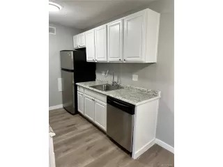 Photo #4: 9438278 Listing