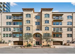 Browse active condo listings in BALUSTRADE