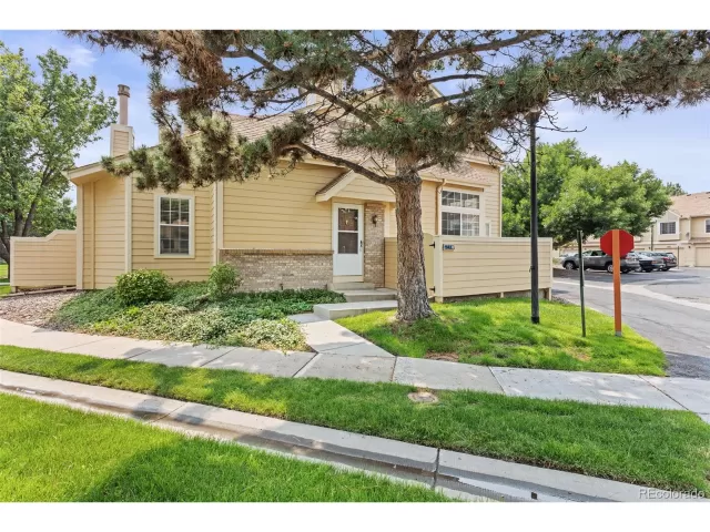 MLS: 9448655 Condo For Sale