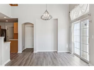 Photo #6: 9449060 Listing