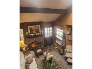 Photo #5: 9452230 Listing