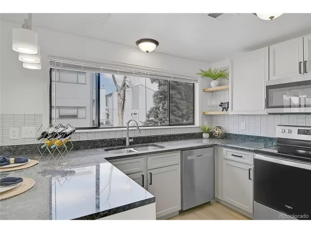 MLS: 9452437 Condo For Sale