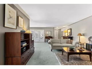 Photo #4: 9455970 Listing